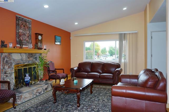 Image 6 of 43 For 236 Ottawa Way