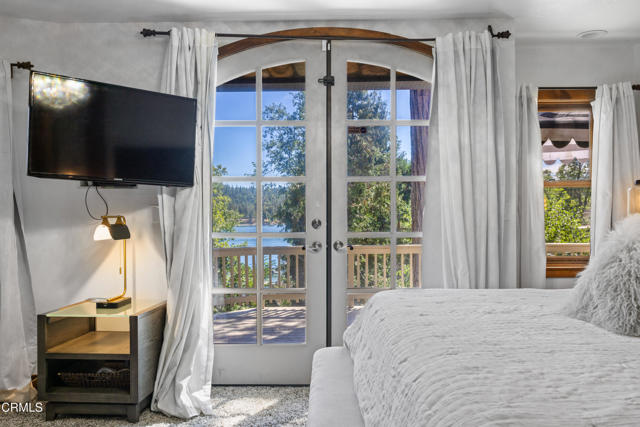 54186 Road 432, Bass Lake CA: https://media.crmls.org/mediaz/90742474-90a2-450d-9cc5-4227e285affc.jpg