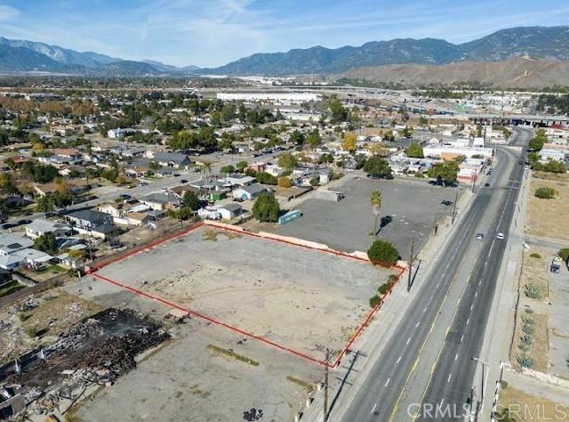 1950 N Mount Vernon Avenue, San Bernardino CA: https://media.crmls.org/mediaz/907428b1-85d5-4625-95e6-018f6ab99124.jpg