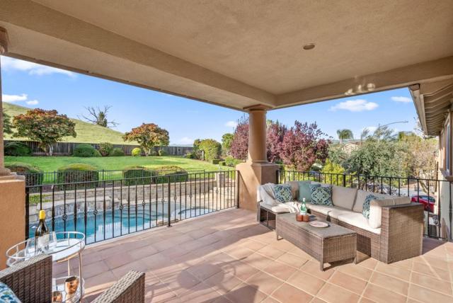 16453 Kings Canyon Court, Morgan Hill CA: https://media.crmls.org/mediaz/90748b63-1568-4796-bd00-255685334265.jpg