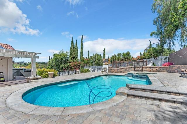 1817 Sunny Slope Terrace, Escondido CA: https://media.crmls.org/mediaz/90751180-0a07-45bc-bc0d-f2d9745c68a9.jpg