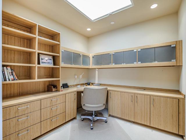 515 2nd Street, Santa Cruz CA: https://media.crmls.org/mediaz/90753331-eeaf-4b1f-866f-266c6306fccb.jpg