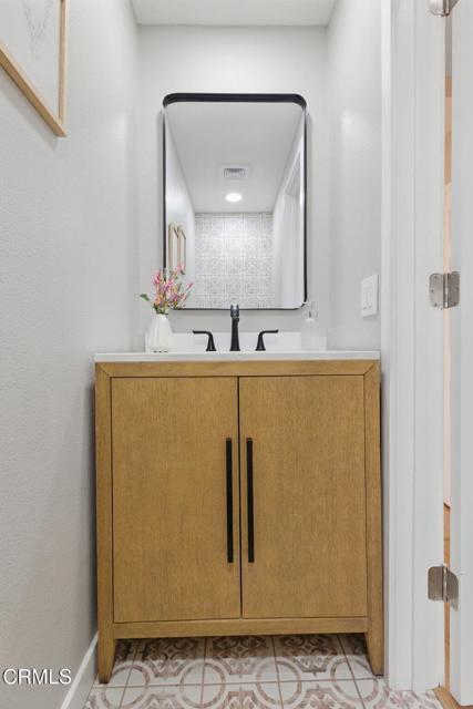 6433 Ralston Street, Ventura CA: https://media.crmls.org/mediaz/9075a1f8-17d0-4692-9159-ff60b1889662.jpg