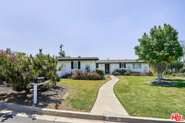 600 Pueblo Place, Fullerton CA: https://media.crmls.org/mediaz/9075a2c4-cb4d-4010-a05e-095d695e90c8.jpg