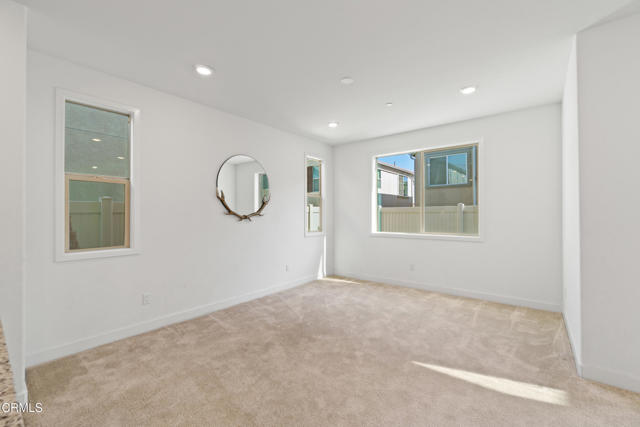 Detail Gallery Image 15 of 46 For 1966 Meyer Ct, Santa Paula,  CA 93060 - 4 Beds | 3/1 Baths
