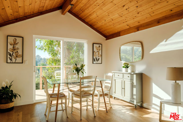 19777 Grand View Drive, Topanga CA: https://media.crmls.org/mediaz/90764641-f0d8-49c5-85d6-ccacc95dfbba.jpg