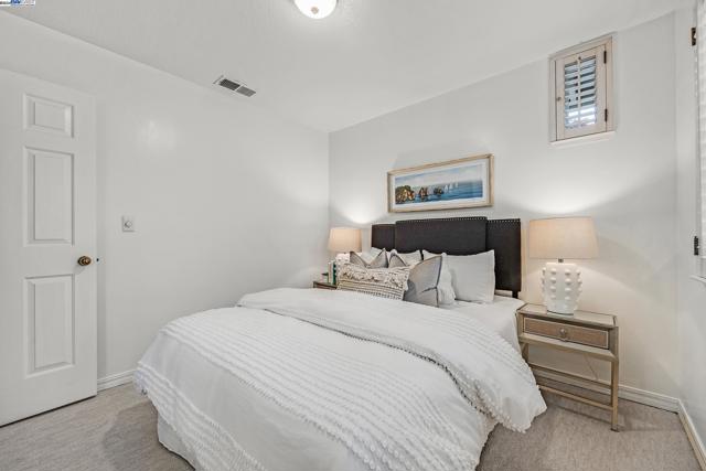 Image 32 of 59 For 7828 Foothill Knolls Dr
