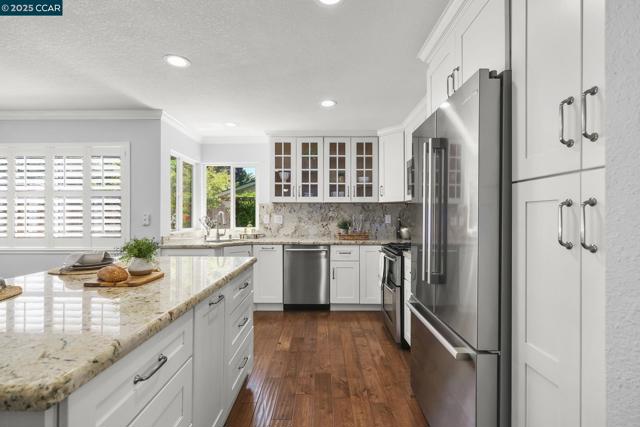 1140 Jamie Dr, Concord CA: https://media.crmls.org/mediaz/9078d2fd-6832-4edc-ad4f-1983fec7bff6.jpg