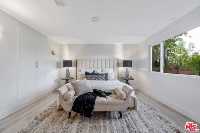 4854 Brewster Drive, Tarzana CA: https://media.crmls.org/mediaz/9078f9a4-eacb-462f-8768-de2f362e0630.jpg