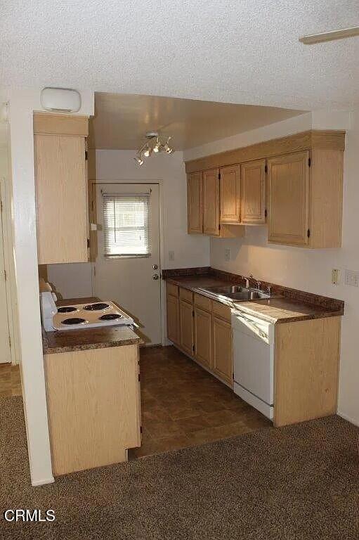 Detail Gallery Image 5 of 14 For 1237 Saratoga Ave, Ventura,  CA 93003 - 2 Beds | 1 Baths