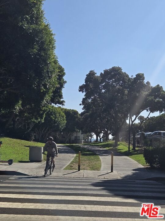 428 Hill Street, Santa Monica CA: https://media.crmls.org/mediaz/9079608b-f63d-41c5-8466-7b02a7704af7.jpg