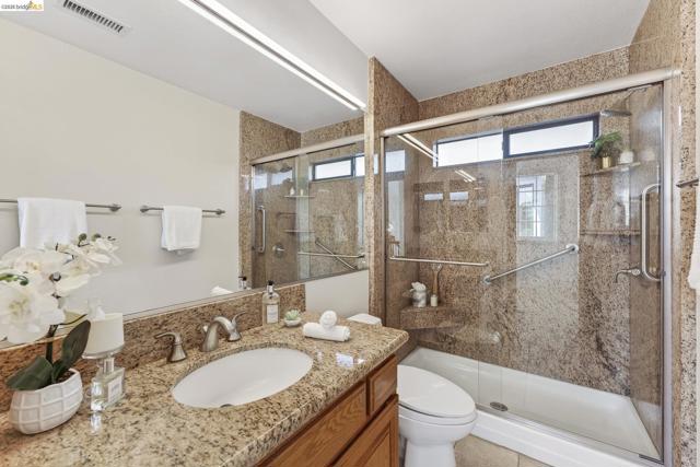 4963 Stoneridge Ct, Oakland CA: https://media.crmls.org/mediaz/90799ae7-ebf2-4276-90f0-36880a7d7ea7.jpg