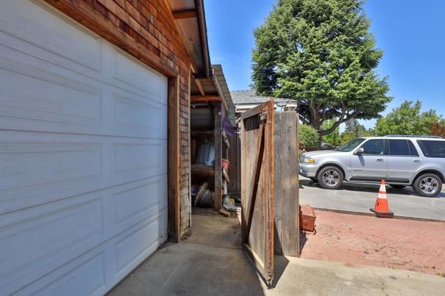 8421 Wayland Lane, Gilroy CA: https://media.crmls.org/mediaz/907a0b3c-aae6-4cdc-8b5f-2a8e6467c565.jpg
