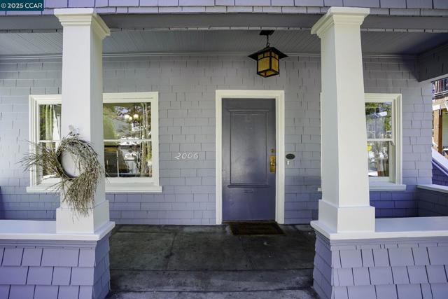 2006 Parker St, Berkeley CA: https://media.crmls.org/mediaz/907ab0f4-d4f8-4797-8c92-8ed07a48d237.jpg