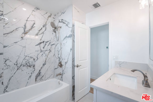 5822 Saloma Avenue, Sherman Oaks CA: https://media.crmls.org/mediaz/907adc36-5ea2-4b2c-9829-d44d2124e5c7.jpg