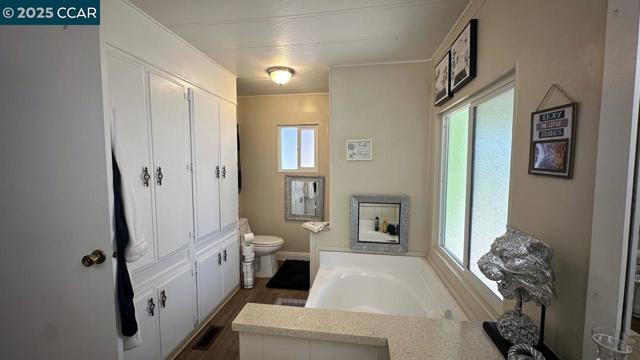 367 Ravine Cir, Rancho Cordova CA: https://media.crmls.org/mediaz/907b015a-d214-48de-b944-f9f7260259f8.jpg