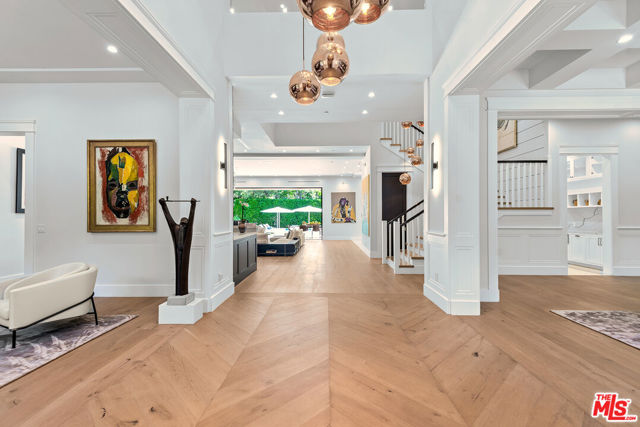 16144 HIGH VALLEY Place, Encino CA: https://media.crmls.org/mediaz/907b04b5-4b5c-4b4a-a8e7-1aa022874880.jpg