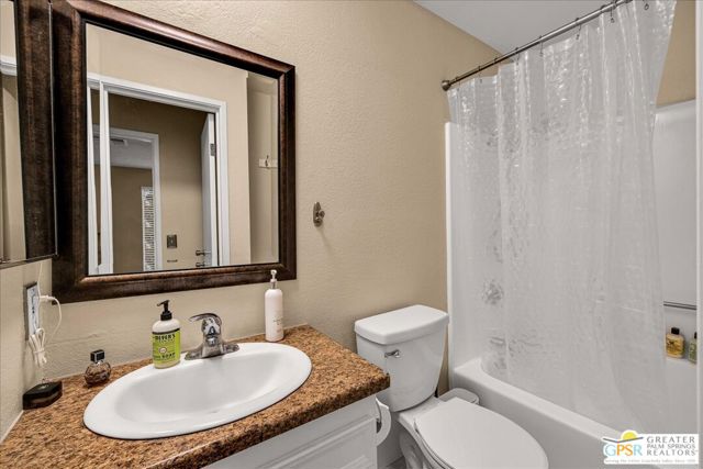 2860 N Los Felices Road, Palm Springs CA: https://media.crmls.org/mediaz/907b3a05-a9c6-4108-8f1f-2e9ed5bceb24.jpg
