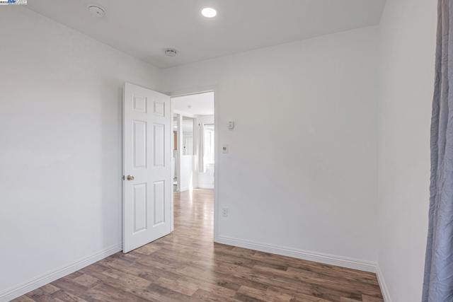 19975 JOHN DR, Castro Valley CA: https://media.crmls.org/mediaz/907b801b-f345-4c19-a05c-37a9ac75c7cd.jpg