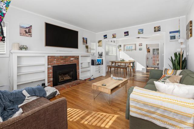 4830 4832 Utah St, San Diego CA: https://media.crmls.org/mediaz/907c2f73-b931-4cfd-8417-87b97d339543.jpg