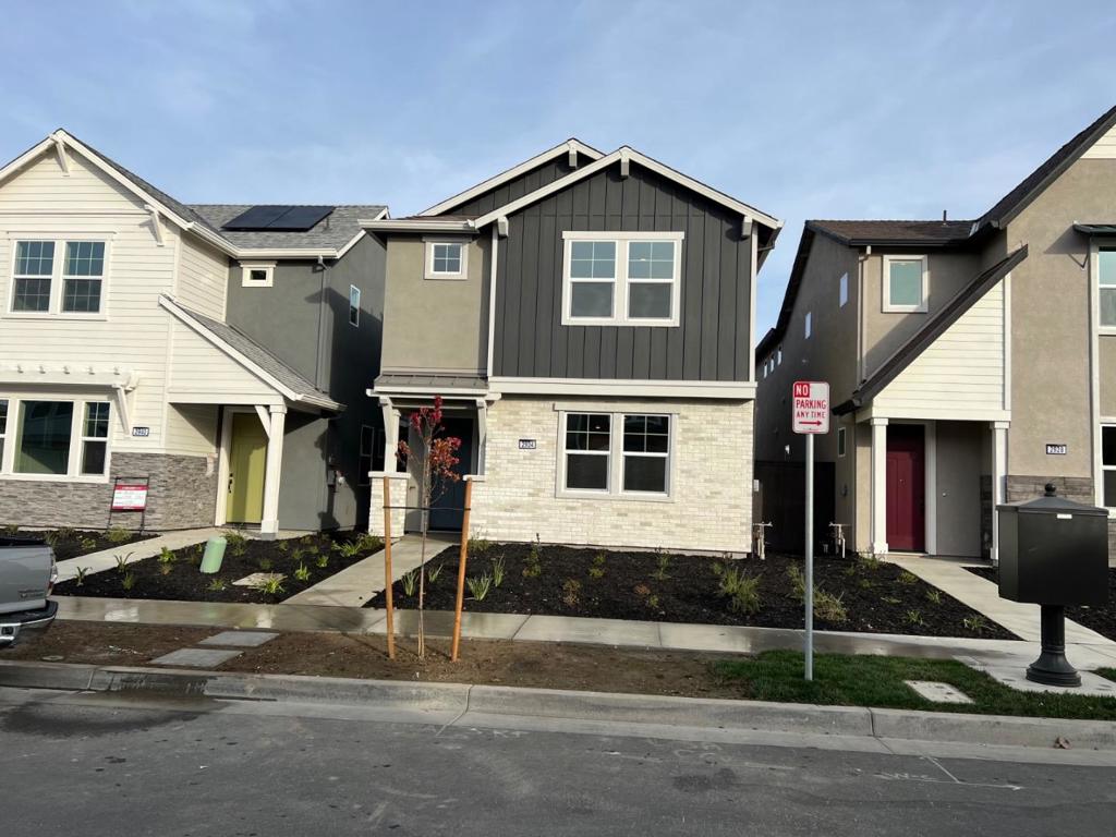 2934 Wheat Grass Street