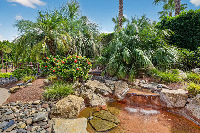 39492 Camino Piscina, Indio CA: https://media.crmls.org/mediaz/907c6b53-e2da-4678-9fa4-eeefd18f5c06.jpg