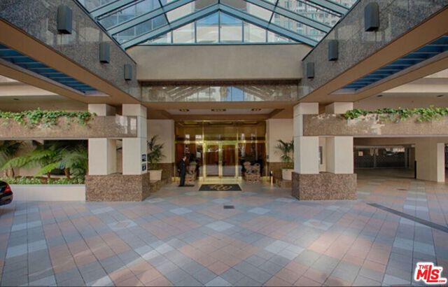 10724 Wilshire Boulevard, Los Angeles CA: https://media.crmls.org/mediaz/907c976f-0a86-4f98-b2f9-7abac520bff3.jpg