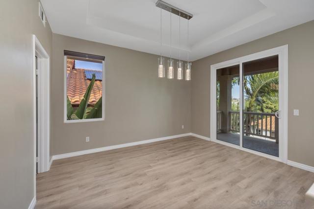 6013 Oakgate Row, La Jolla CA: https://media.crmls.org/mediaz/907d11ed-cb82-4623-b302-9d03cdcd36c9.jpg
