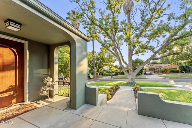 Detail Gallery Image 4 of 71 For 5218 Mount Royal Dr, Los Angeles,  CA 90041 - 5 Beds | 3 Baths