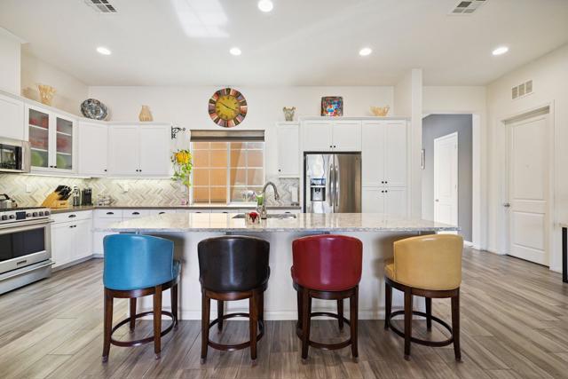 4017 Via Fragante, Palm Desert CA: https://media.crmls.org/mediaz/907dc4ee-dcfa-4a93-9267-68dff675d1b2.jpg