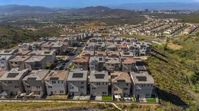 15447 Van Lodensteyn Way, San Diego CA: https://media.crmls.org/mediaz/907ddcde-16e8-46e7-aa14-1dde868b7aaa.jpg
