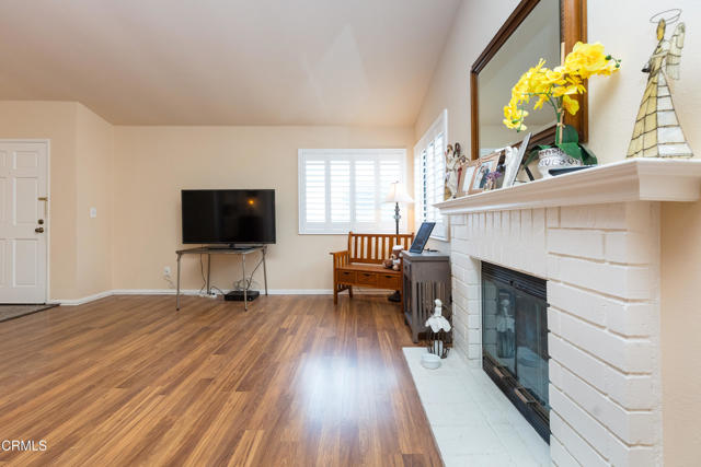 Detail Gallery Image 4 of 25 For 1955 Yolanda St, Camarillo,  CA 93010 - 3 Beds | 2 Baths