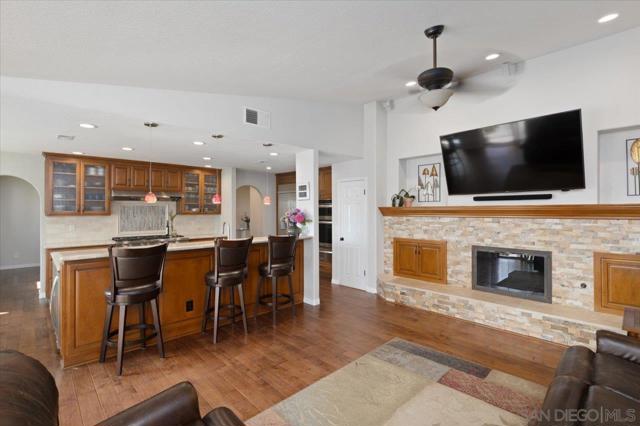 1373 Stoneridge Circle, Escondido CA: https://media.crmls.org/mediaz/907e0fcc-c639-4311-b5b6-c26897ec4848.jpg