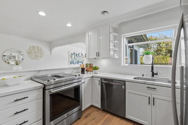 37640 Hyacinth St, Newark CA: https://media.crmls.org/mediaz/907e3607-a759-4e62-a7d3-2faebdfc9b82.jpg