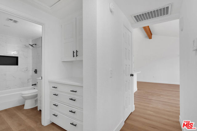 8055 Bangor Avenue, Hesperia CA: https://media.crmls.org/mediaz/907e3f82-0a0d-44fd-b640-9ccc145e34d4.jpg