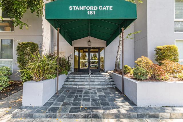 181 Del Medio Avenue, Mountain View CA: https://media.crmls.org/mediaz/907eeaae-e119-46e9-b994-3dd2507fe20f.jpg