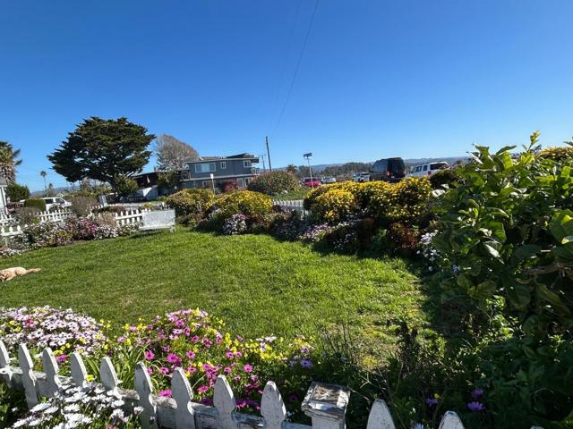 750 47th Avenue, Capitola CA: https://media.crmls.org/mediaz/907f0f4f-9251-4b0d-9aad-6e57b19e59b8.jpg