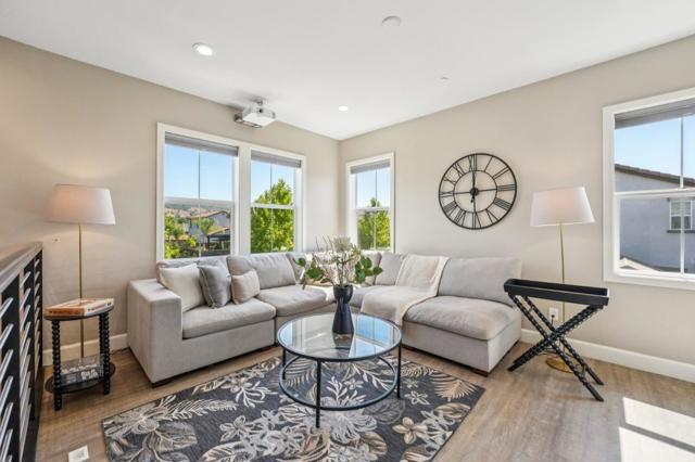 18713 White Moon Drive, Morgan Hill CA: https://media.crmls.org/mediaz/907f1a15-ce3a-4f17-a812-1c99792ad40b.jpg