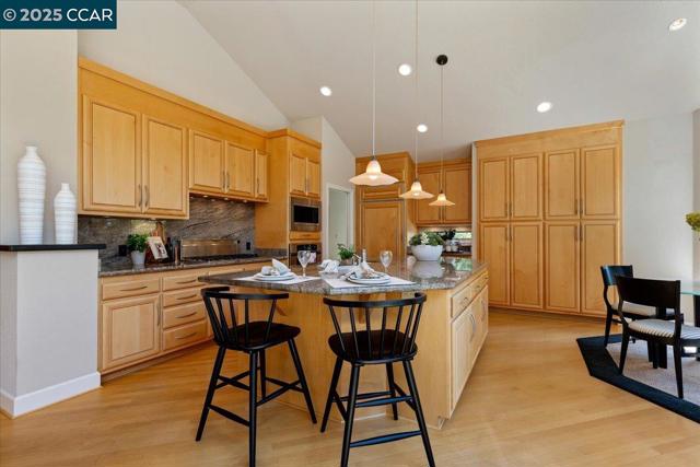 4101 Fox Creek Ct, Danville CA: https://media.crmls.org/mediaz/907f522d-ed6e-47d9-9e6c-8cf06d3aff81.jpg