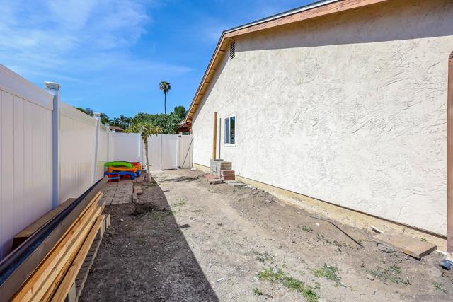 Image 34 of 52 For 8301 Blossom Hill Dr