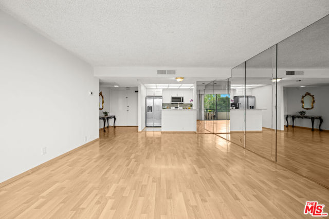 10535 Wilshire Boulevard, Los Angeles CA: https://media.crmls.org/mediaz/9080fb16-9375-4c3e-a53e-1480c466dc91.jpg