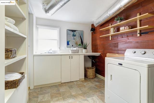 6753 Manor Crest, Oakland CA: https://media.crmls.org/mediaz/90810b0c-6dca-4a61-ab0f-eb5b21be29d7.jpg