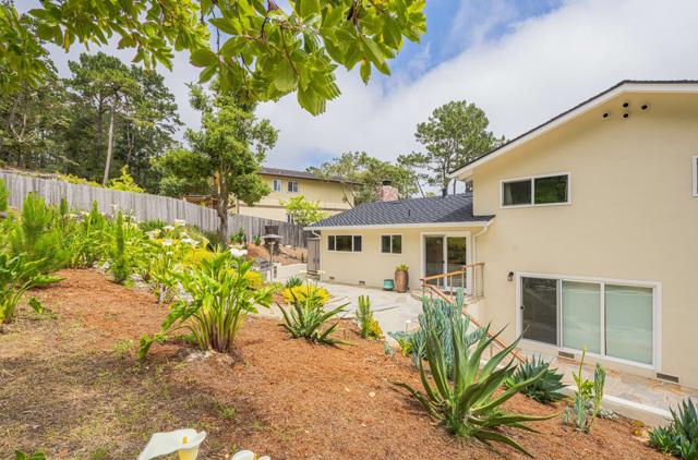 24 Pinehill Way, Monterey CA: https://media.crmls.org/mediaz/90817618-a5c5-4fc2-bf23-2b749af8fec0.jpg