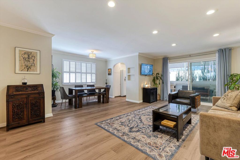 1734 N Fuller Avenue #307