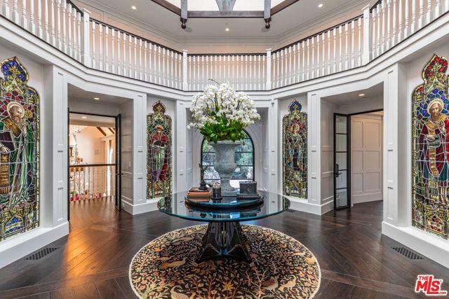 5076 Island Forest Place, Westlake Village CA: https://media.crmls.org/mediaz/90826b89-02b0-4ef6-a197-abe3a3fcabea.jpg