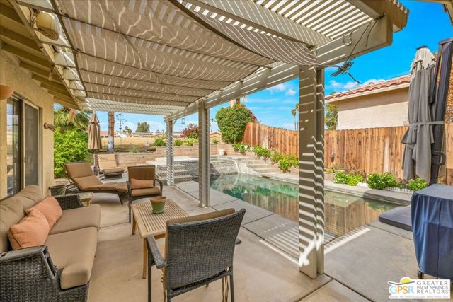 76954 Florida Avenue, Palm Desert CA: https://media.crmls.org/mediaz/90839a43-37dd-4b24-8063-760cf0827043.jpg