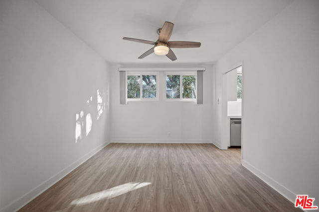 605 S Barrington Avenue, Los Angeles CA: https://media.crmls.org/mediaz/9085372b-12a8-41f6-8859-0c4911f70813.jpg