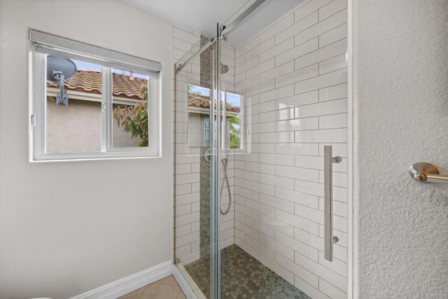 7045 Via Cabana, Carlsbad CA: https://media.crmls.org/mediaz/9086398b-e716-49d4-89aa-d28c74608208.jpg