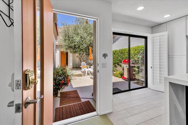 55334 Riviera, La Quinta CA: https://media.crmls.org/mediaz/9086f123-ab61-45a5-a413-b25c91c78461.jpg