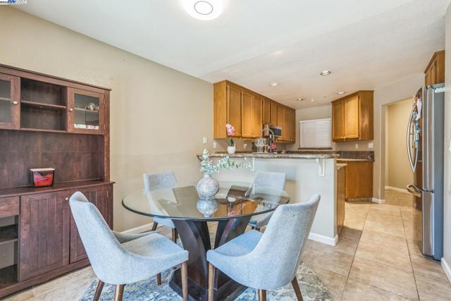 1789 Corte Sueno, Livermore CA: https://media.crmls.org/mediaz/9087575c-5fee-4b7a-b73f-9fefd0e6c080.jpg